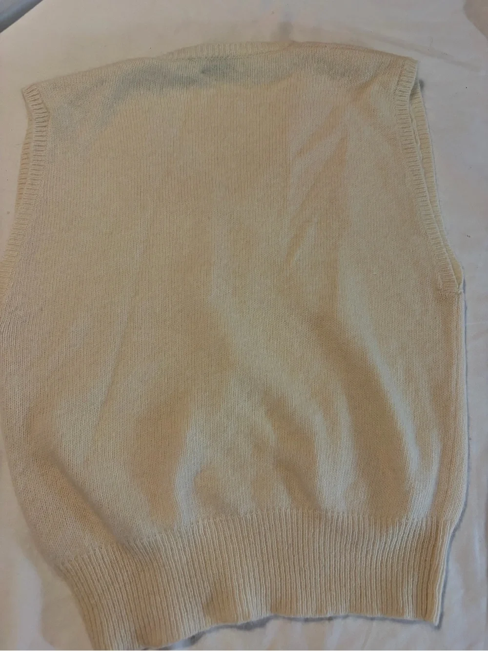 L.L. Bean vintage Men's Cream ribbed V-Neck and him Sweater vest size 40